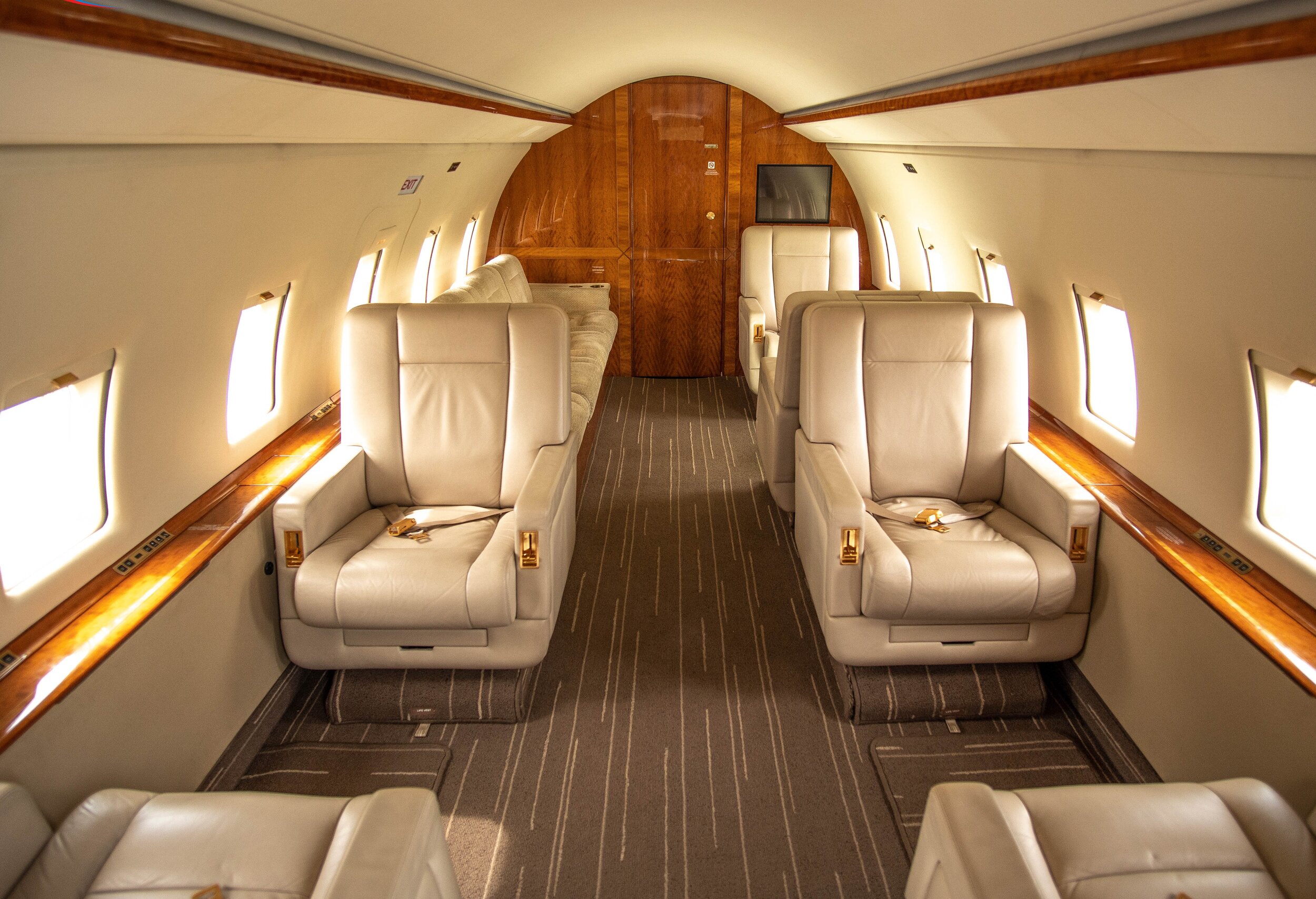 Bombardier Challenger 604