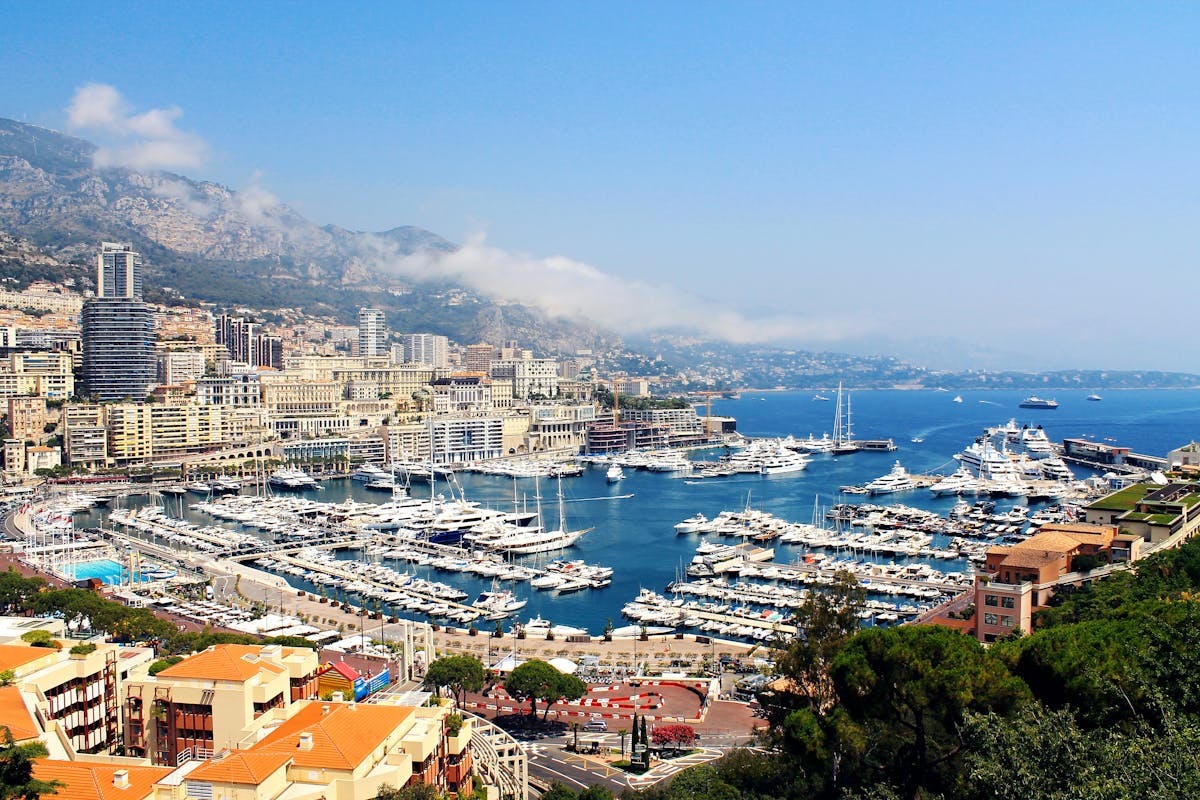 Uitzicht over de haven van Monaco