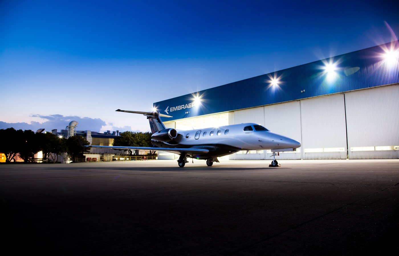 Phenom 300 at night
